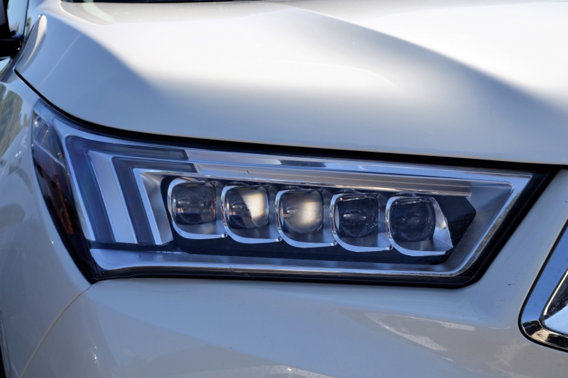 moto-LA VERDIERE-min_acura-headlamp-2834131